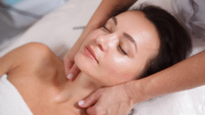 Pele Madura e Menopausa: Como Cuidar da Sua Pele em Cada Fase da Vida